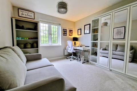 32 Broom Lane, Shirley, Solihull, B90 1SJ
