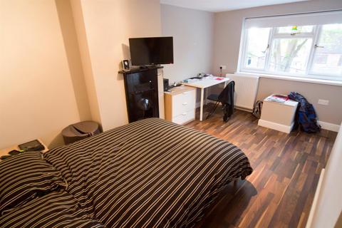 6 bedroom semi-detached house to rent, *£120pppw excl bills* Rolleston Drive, Lenton, NG7 1LA - UON