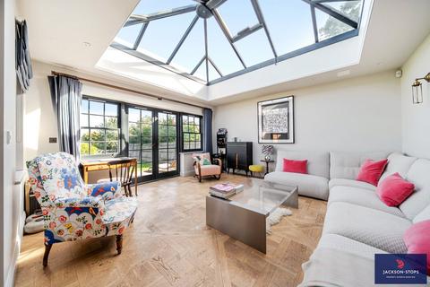 4 bedroom detached house for sale, Toddington Road, Tebworth, Leighton Buzzard, Bedfordshire, LU7