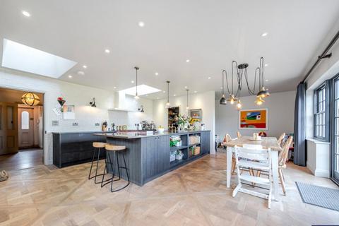 4 bedroom detached house for sale, Toddington Road, Tebworth, Leighton Buzzard, Bedfordshire, LU7