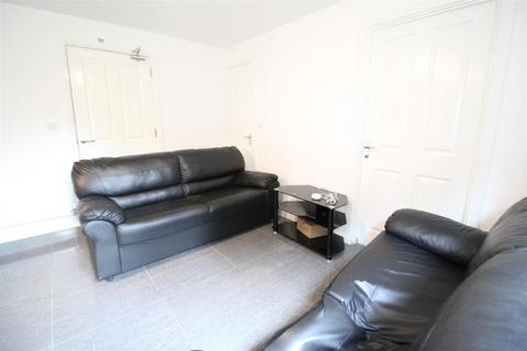undefined, * From £115pppw excluding bills * Summer Crescent, Beeston, NG9 2GX