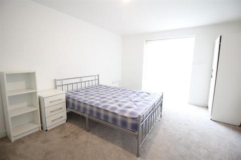 undefined, * From £115pppw excluding bills * Summer Crescent, Beeston, NG9 2GX