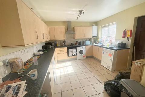 5 bedroom semi-detached house to rent, *£110pppw excl bills* Teversal Avenue, Lenton, NG7 1PX