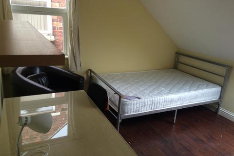 7 bedroom semi-detached house to rent, *£115ppw excl bills* Teversal Avenue, Lenton, NG7 1PY