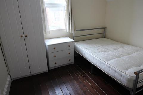 7 bedroom semi-detached house to rent, *£115ppw excl bills* Teversal Avenue, Lenton, NG7 1PY