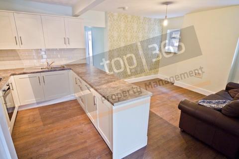 6 bedroom semi-detached house to rent, *£120pppw Excluding Bills* Welby Avenue, Lenton, NG7 1QL