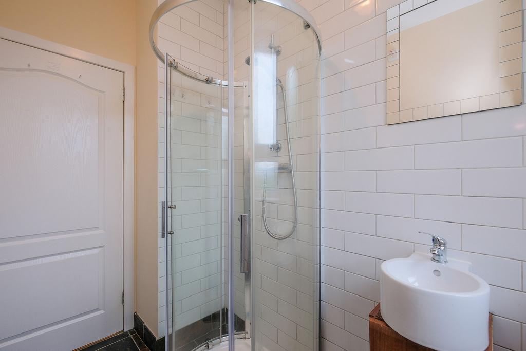 Shower room alternative view