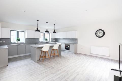 1 bedroom in a house share to rent, Well Meadow Drive, Sheffield S3