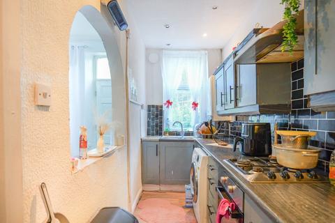 2 bedroom terraced house for sale, Cross Lane, Bradford BD7