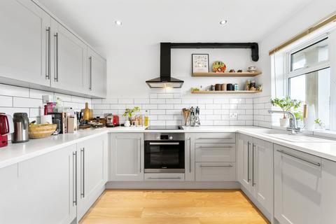 Heathfield Court, SW18