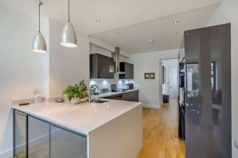undefined, Garratt Lane, Earlsfield, Wandsworth