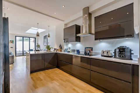 4 bedroom terraced house for sale, Garratt Lane, Earlsfield, Wandsworth