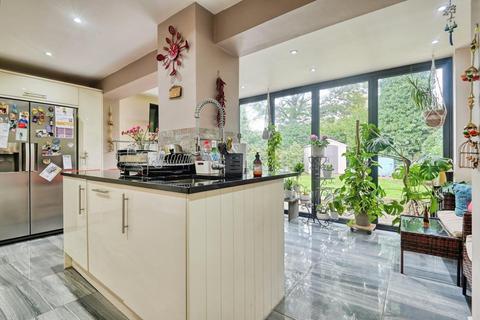 24 Ashdene Close, Sutton Coldfield, B73 6HL