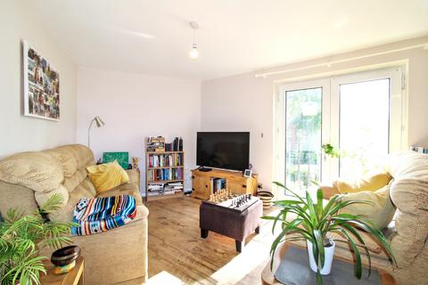 2 bedroom apartment for sale, Quinneys,  Farnborough , GU14