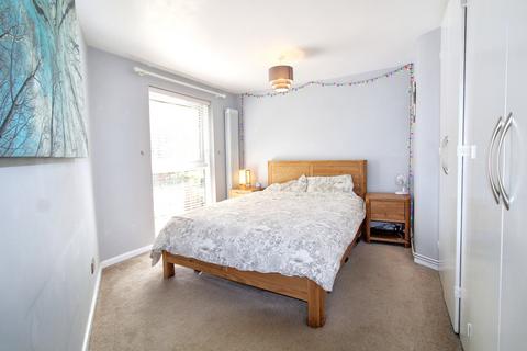 2 bedroom apartment for sale, Quinneys,  Farnborough , GU14