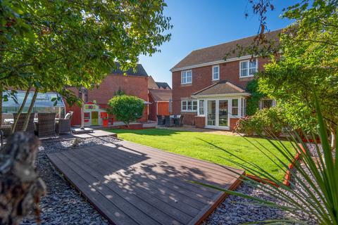 4 bedroom detached house for sale, Buttercup Close, Kidderminster, DY10