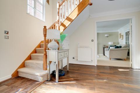 4 bedroom detached house for sale, Buttercup Close, Kidderminster, DY10
