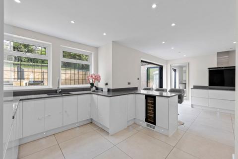 undefined, Byron Avenue, Coulsdon CR5