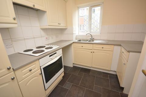 2 bedroom apartment to rent, Crompton Street, CM1
