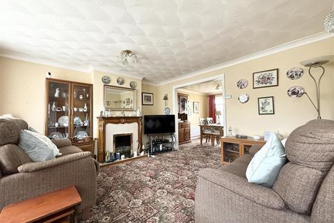 undefined, Fontwell Drive, Glen Parva LE2