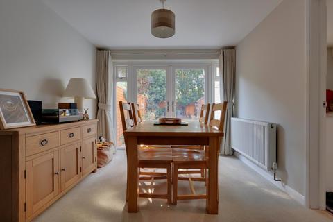 3 bedroom semi-detached house for sale, Orchard Road, Havant
