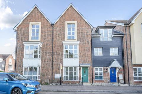 5 bedroom terraced house for sale, Fuggle Drive,  Aylesbury,  HP21