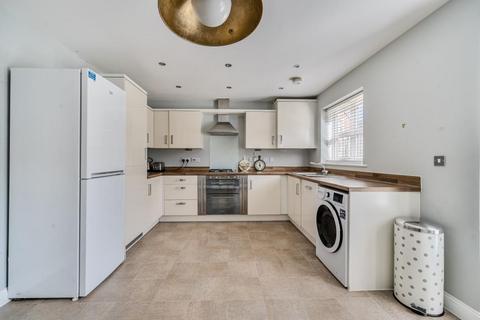 5 bedroom terraced house for sale, Fuggle Drive,  Aylesbury,  HP21