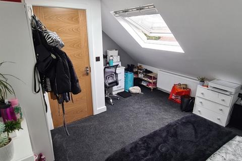 5 bedroom house to rent, Ash Crescent, Leeds LS6