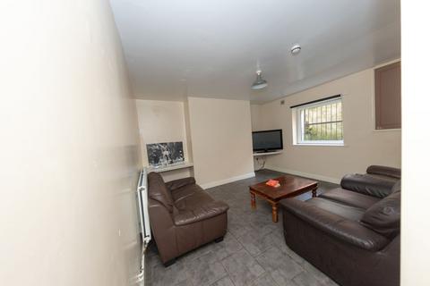5 bedroom house to rent, Delph Mount, Leeds LS6