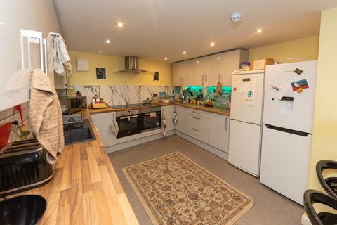 7 bedroom house to rent, Ashville Road, Leeds LS6