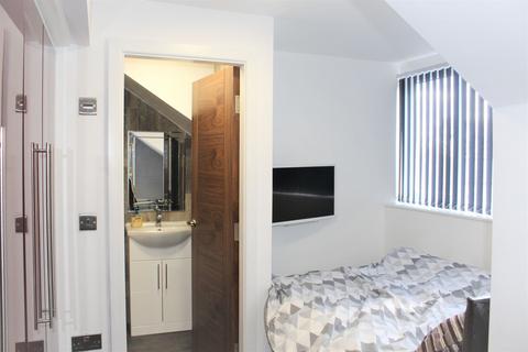 6 bedroom house to rent, Ash Road, Leeds LS6