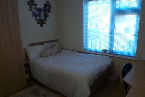 Ash Gardens, Leeds LS6