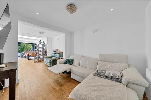 105 Birch Tree Avenue, West Wickham, BR4 9EQ