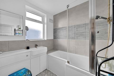 105 Birch Tree Avenue, West Wickham, BR4 9EQ