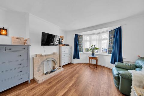 105 Birch Tree Avenue, West Wickham, BR4 9EQ