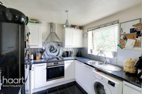 2 bedroom apartment for sale, Shurland Avenue, Barnet