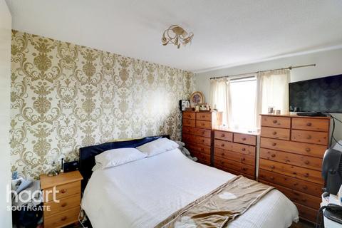 2 bedroom apartment for sale, Shurland Avenue, Barnet