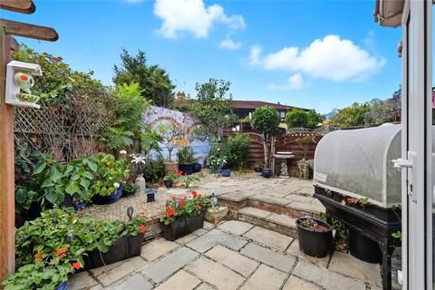 4 bedroom end of terrace house for sale, Betony Crescent, Billericay, Essex, CM12