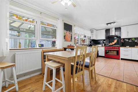 4 bedroom end of terrace house for sale, Betony Crescent, Billericay, Essex, CM12