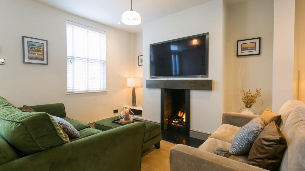 Living/Dining Area