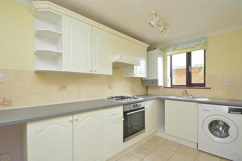2 bedroom ground floor flat for sale, CHAIN FREE * SHANKLIN