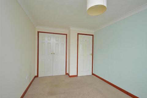 2 bedroom ground floor flat for sale, CHAIN FREE * SHANKLIN