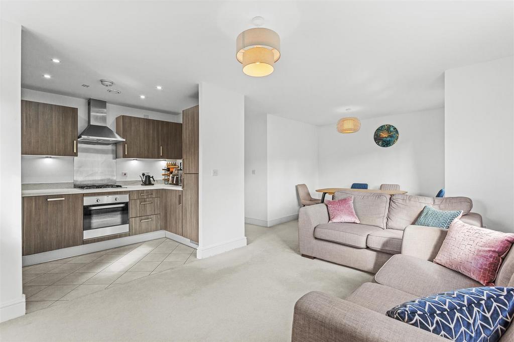 37 Kennedy Avenue, HP11 1 BX-10.jpg