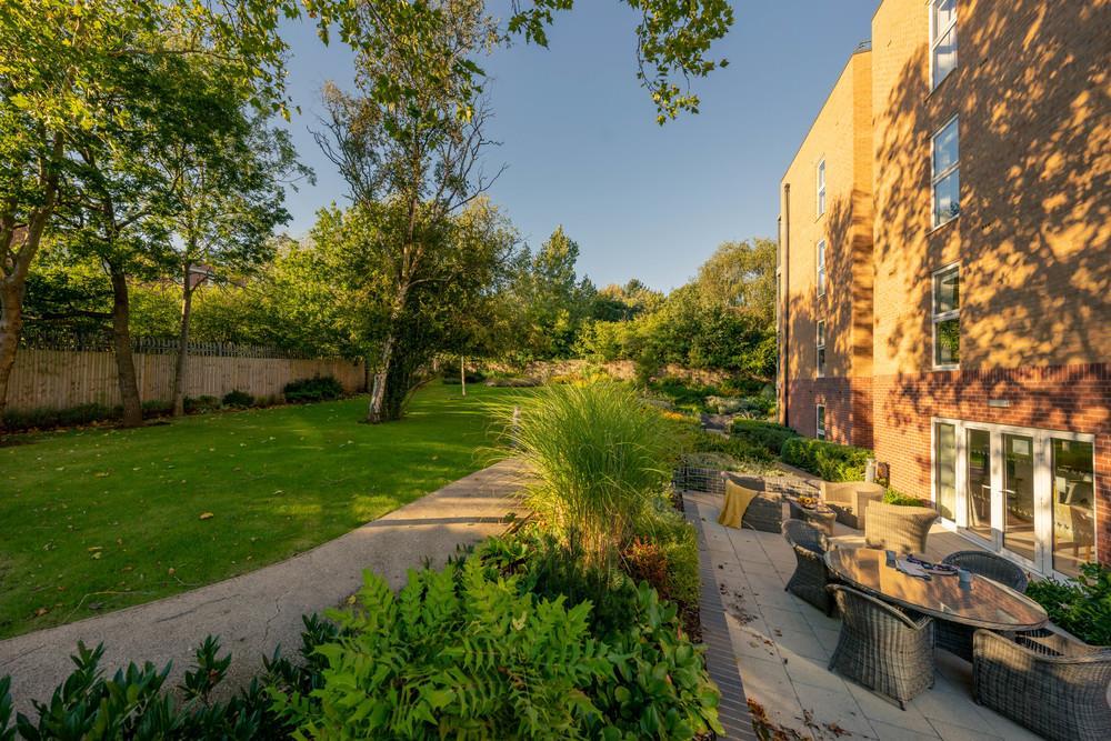 2332 BRH GLD RP GDN 7.jpg