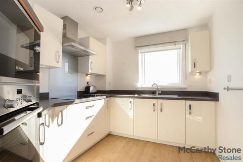 2 bedroom apartment for sale, Studio Way, Borehamwood