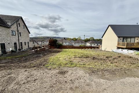 undefined, Plas-Newydd Isa, Aberdare CF44