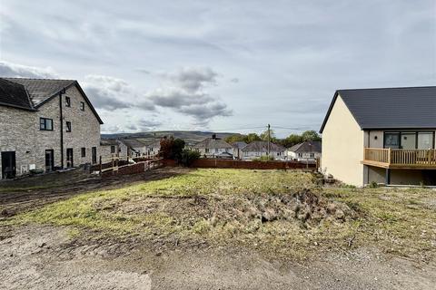 undefined, Plas-Newydd Isa, Aberdare CF44