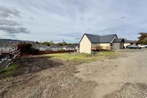 undefined, Plas-Newydd Isa, Aberdare CF44