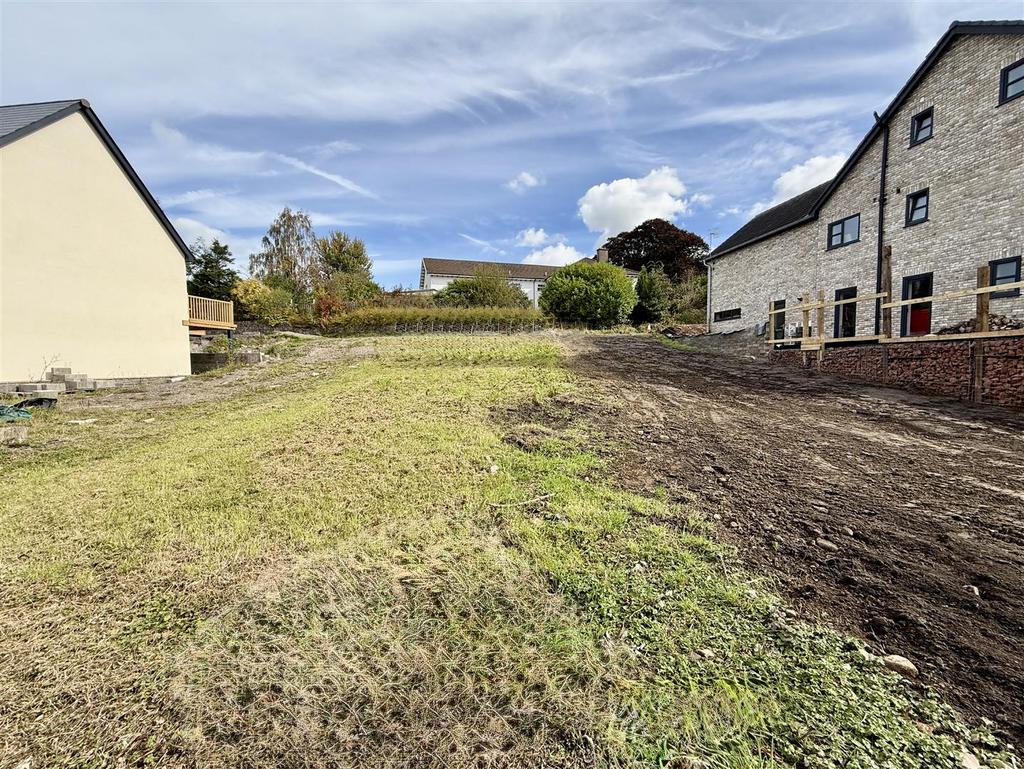 20250929 112055382 i OS.jpg