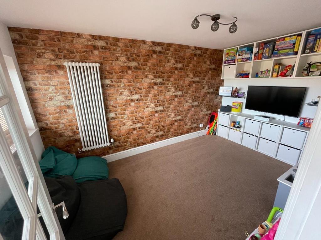 Play/sitting room